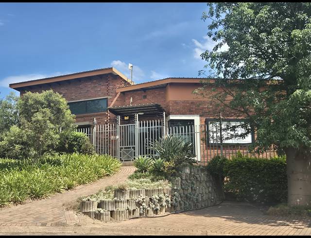 218M² OFFICE TO LET IN ROCKY DRIFT